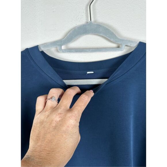 Lululemon Perfectly Oversized Cropped Crew Softstreme Navy Blue Sz 14 (XL) - Picture 4 of 4